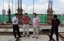 Nỗi niềm chín hộ dân sống trên nóc nhà tù hàng thập kỷ