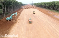 Dự án Đường cao tốc Phan Thiết - Dầu Giây: Nguy cơ chậm tiến độ vì thiếu… đất đắp đường
