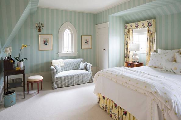 Mẹo sơn phòng ngủ trần thấp trở nên cao thoáng hơn