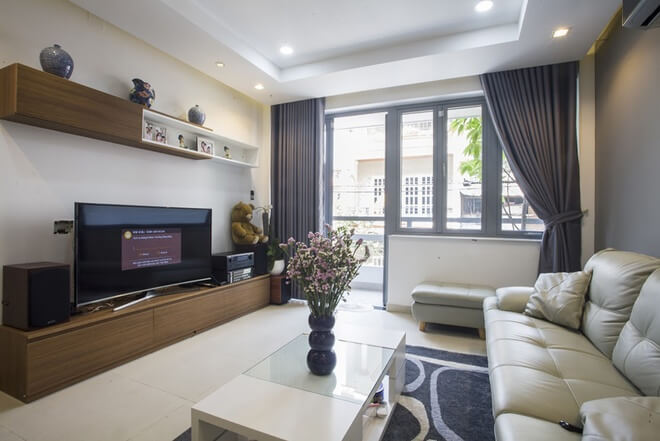 Thiết kế nhà ống đem thiên nhiên vào nhà với hồ cá